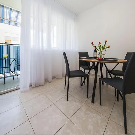 Nice Apartmán Split